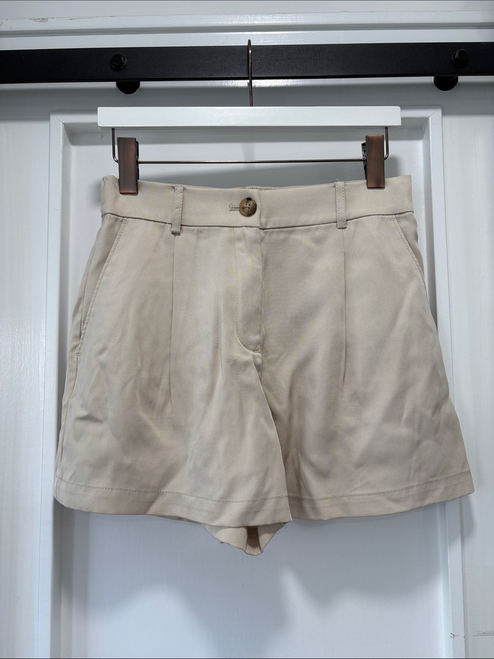 LOFT Beige High-Rise Pleated Drapey Lyocell Shorts Size 2